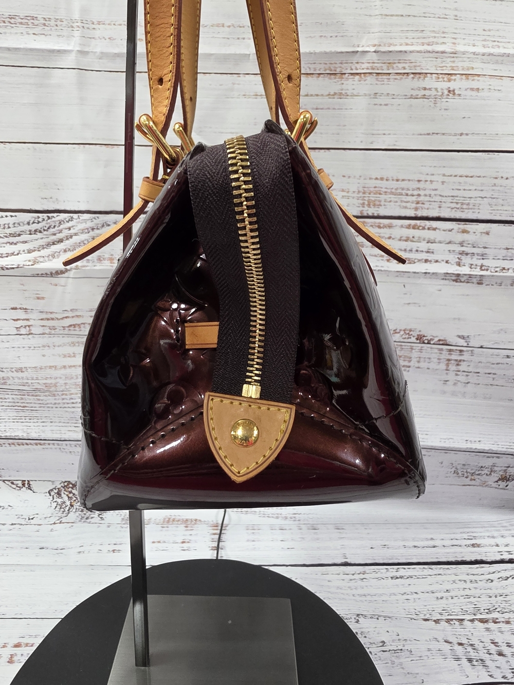 Louis Vuitton Rosewood Avenue In Amarante Monogram Vernis - Picture 3 of 8